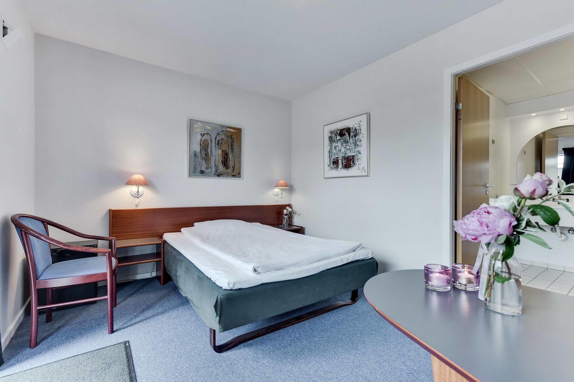 Hotel Варде Экстерьер фото