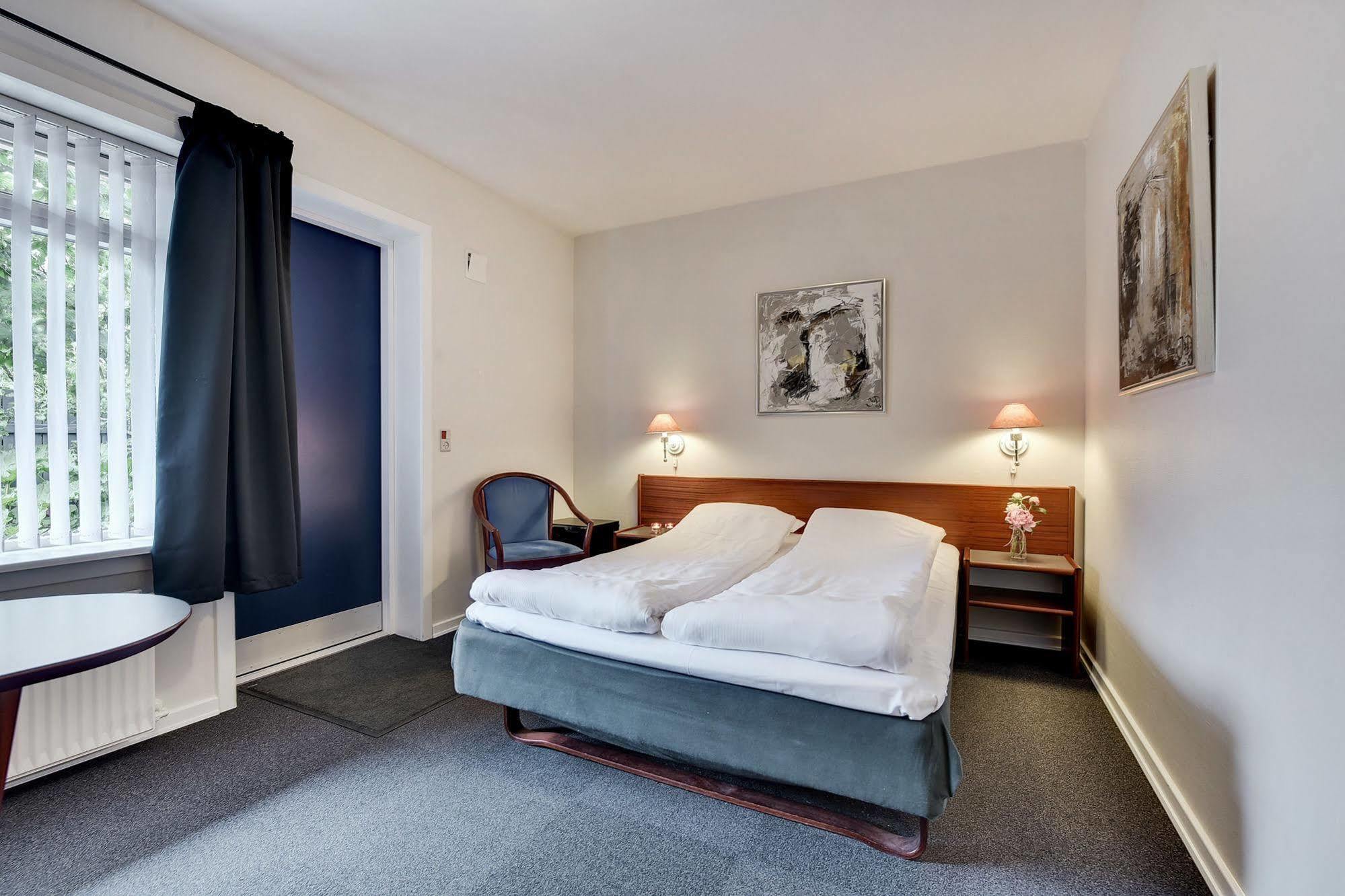 Hotel Варде Экстерьер фото